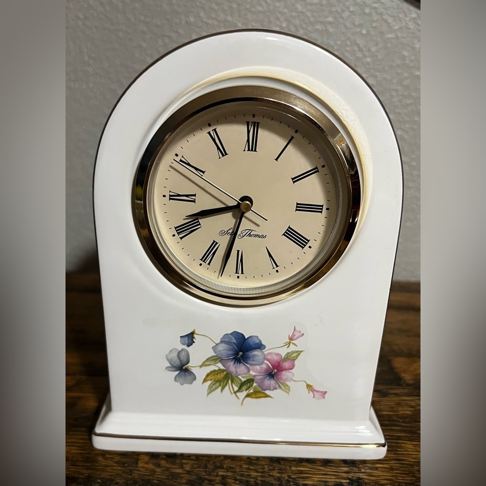 Vintage Seth Thomas  Coventry Mantle Clock Ceramic Floral England Cottage  8.5”